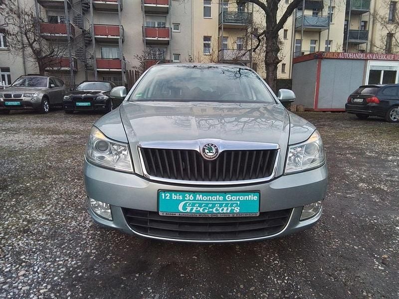 Gebraucht Skoda Octavia Ambiente 122 PS (89 kW) 2009 Grün Kombi