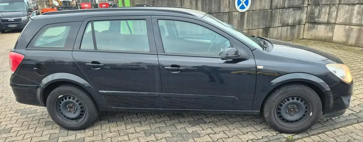 Gebraucht Opel Astra 115 PS (84 kW) 2008 Schwarz Kombi