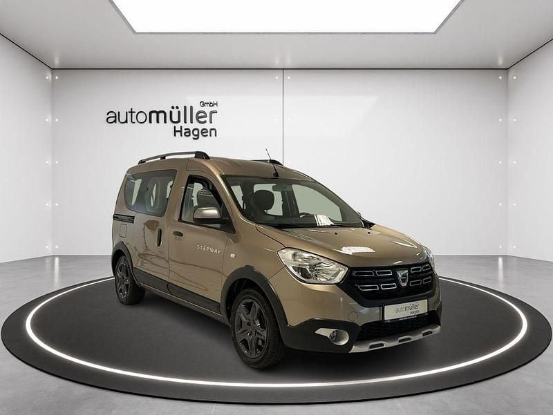 Beige dune Gebraucht 2019 Dacia Dokker Stepway Van / Kleinbus | 10.990 € (Guter Preis) - Bild 1/4