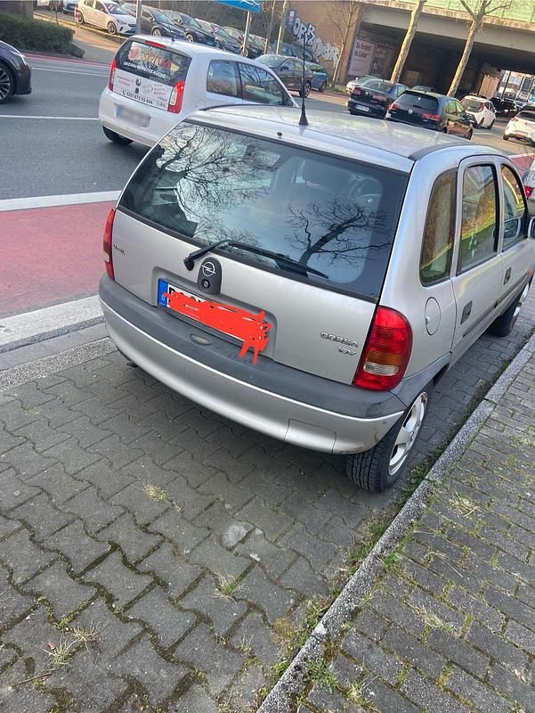 Gebraucht Opel Corsa 65 PS (47 kW) 2000 Silber Kleinwagen