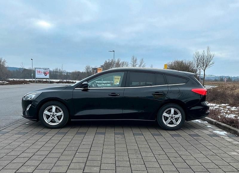 Gebraucht Ford Focus 120 PS (88 kW) 2021 Schwarz Kombi