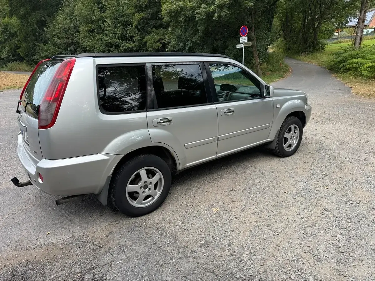 Gebraucht Nissan X-Trail 140 PS (102 kW) 2005 Silber SUV