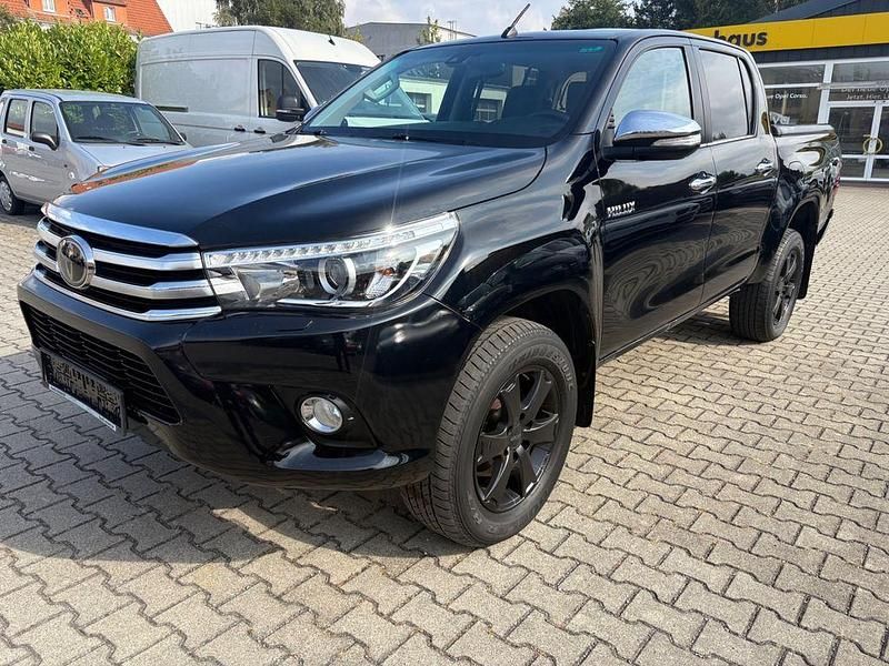 Schwarz Gebraucht 2017 Toyota HiLux Executive Abholung | 29.800 € (Fairer Preis) - Bild 1/4
