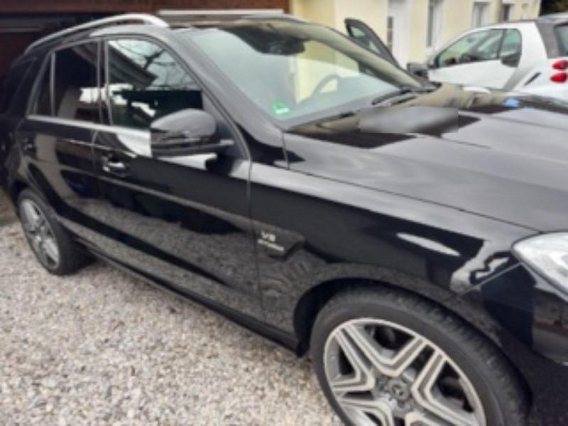 Gebraucht Mercedes ML63 AMG 525 PS (386 kW) 2012 Schwarz SUV