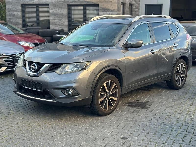 Grau Gebraucht 2015 Nissan X-Trail 360º SUV | 8.600 € (Fairer Preis) - Bild 1/4