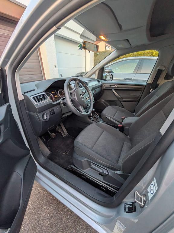 Gebraucht VW Caddy Trendline 102 PS (75 kW) 2018 Silber Van / Kleinbus