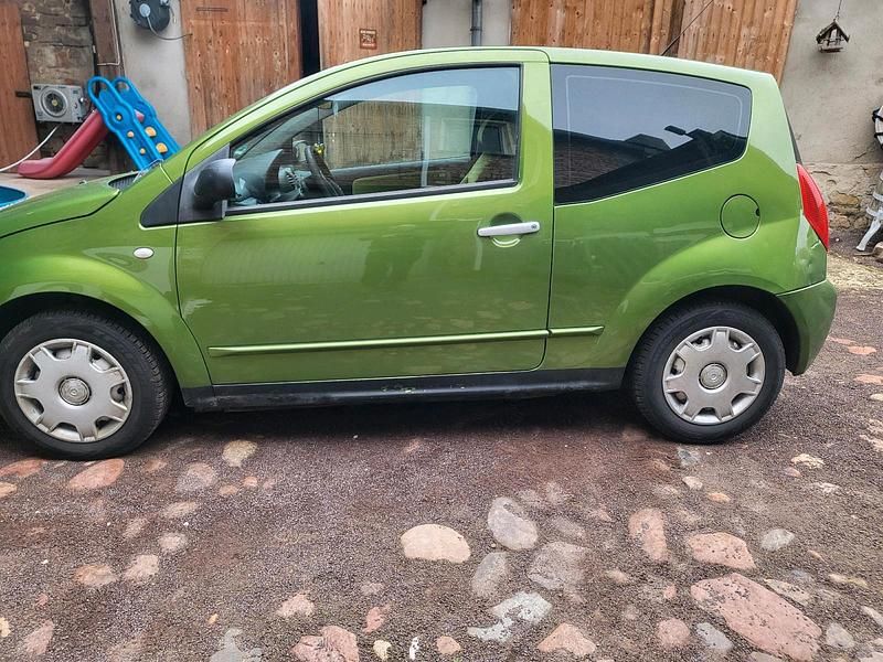 Gebraucht Citroën C2 60 PS (44 kW) 2004 Grün Kleinwagen