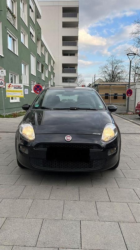 Schwarz Gebraucht 2015 Fiat Punto Kleinwagen | 4.499 € (Fairer Preis) - Bild 1/4