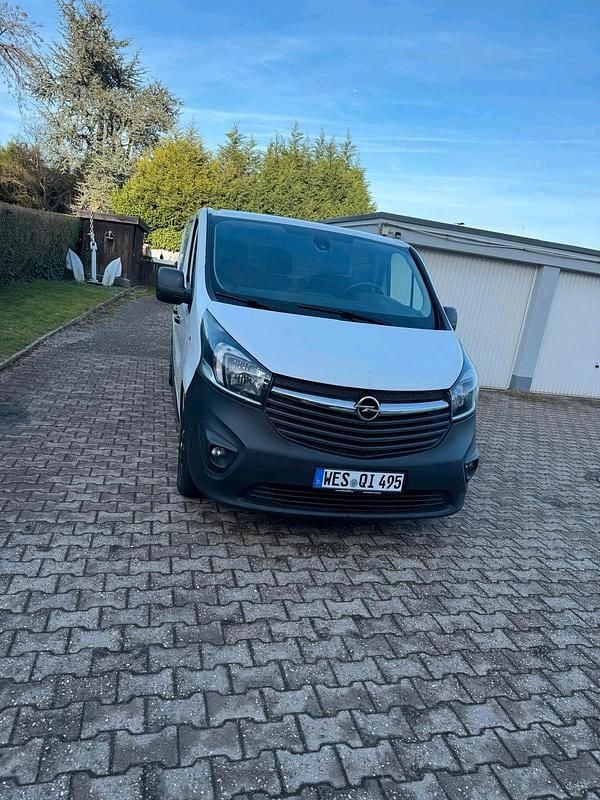 Weiß Gebraucht 2016 Opel Vivaro Van / Kleinbus | 7.500 € (Superpreis) - Bild 1/4