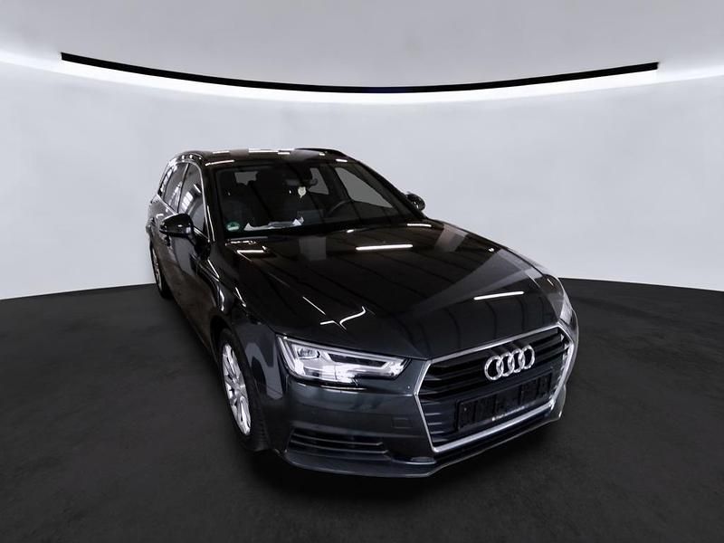 Gebraucht Audi A4 Basis 150 PS (110 kW) 2018 Grau Kombi