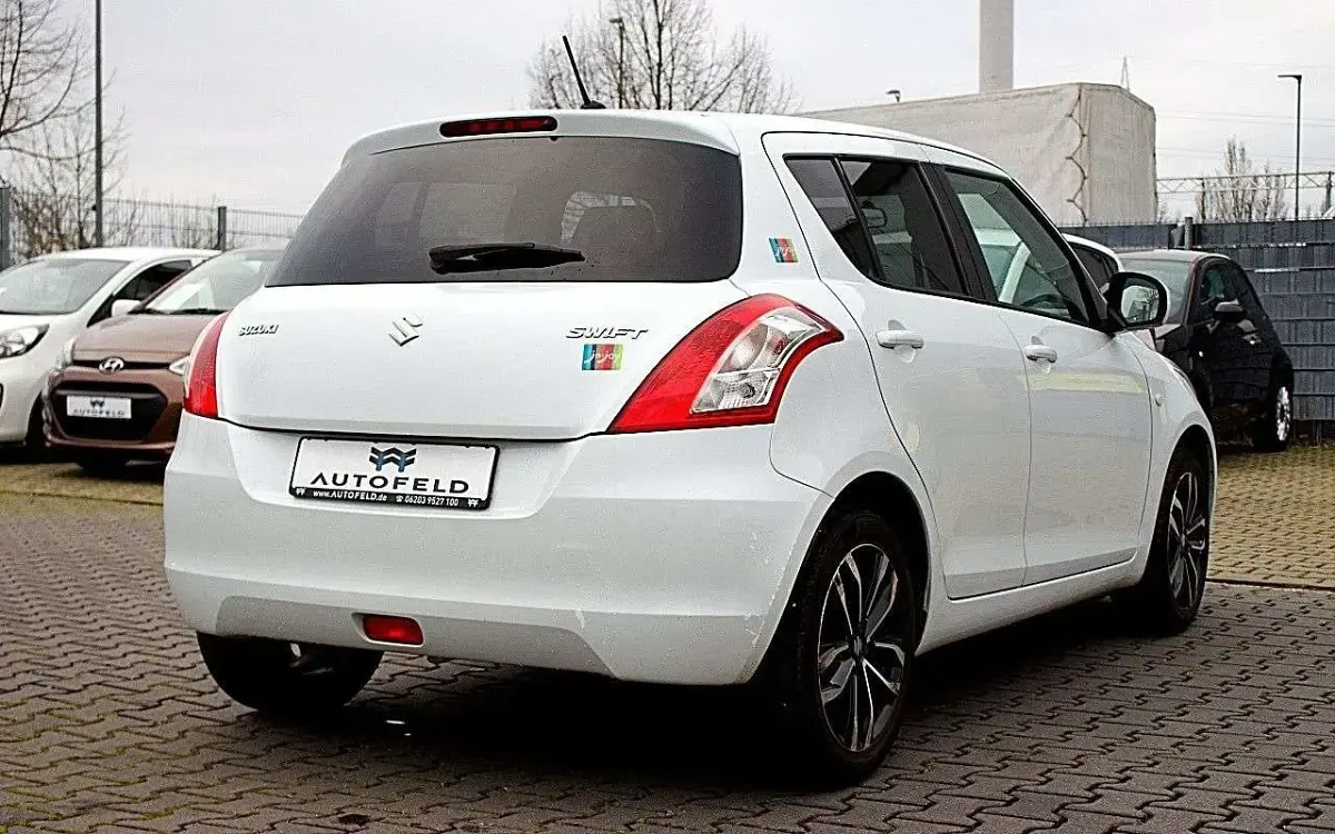 Gebraucht Suzuki Swift 94 PS (69 kW) 2017 Weiß Limousine