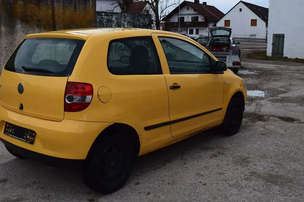 Gebraucht VW Fox 54 PS (39 kW) 2006 Gelb Kleinwagen