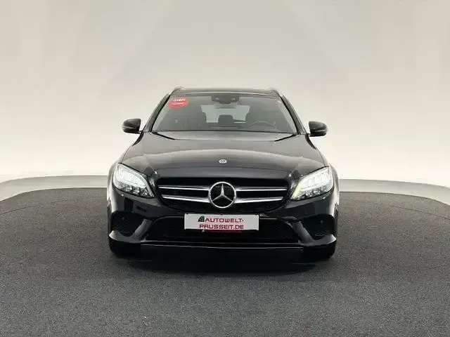 Gebraucht Mercedes C300 Avantgarde 258 PS (189 kW) 2020 Schwarz Limousine