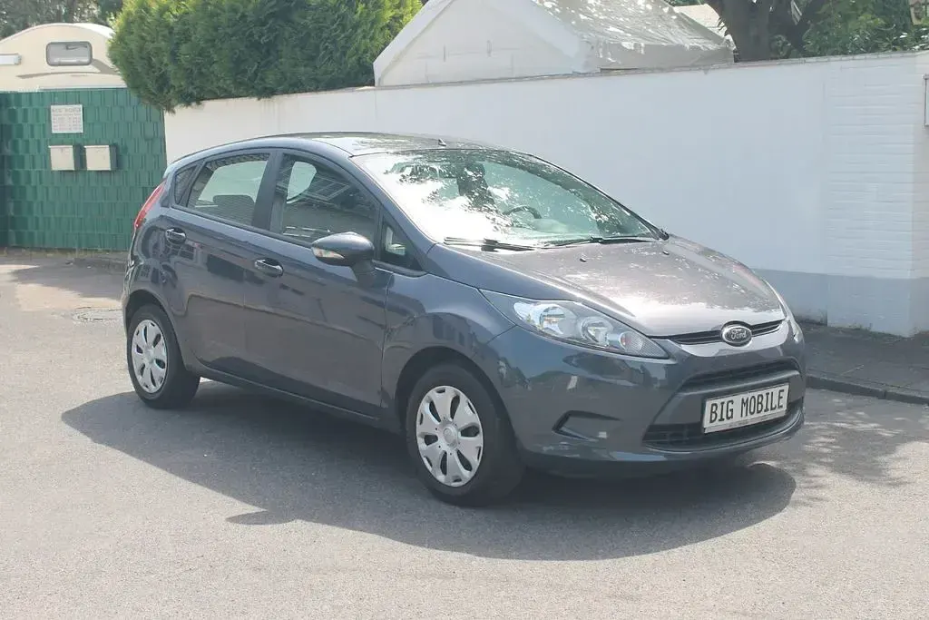 Gebraucht Ford Fiesta Trend 82 PS (60 kW) 2010 Grau Limousine
