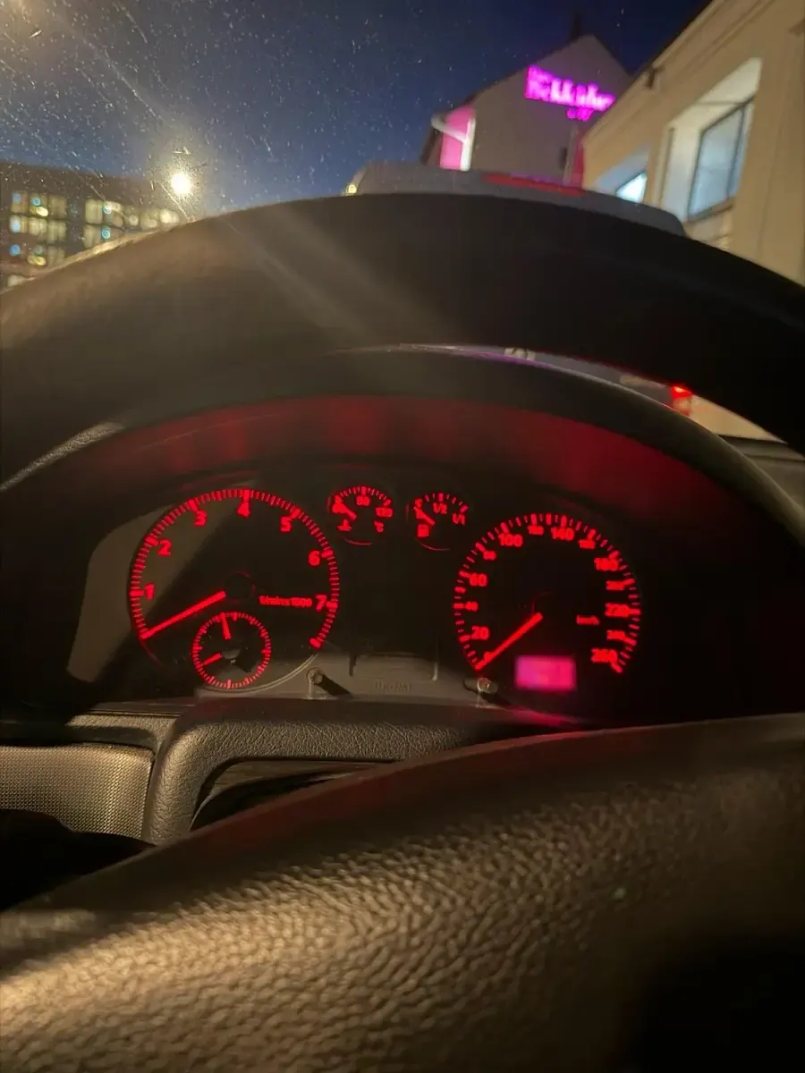 Używany Audi A4 101 KM (74 kW) 1998 Niebieski Sedan/Limuzyna