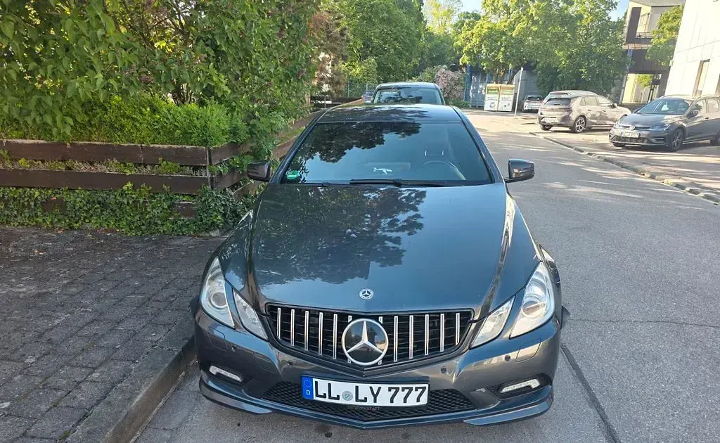 Gebraucht Mercedes E350 231 PS (169 kW) 2010 Grau Coupé