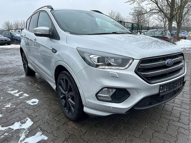 Gebraucht Ford Kuga ST-Line 150 PS (110 kW) 2018 Silber SUV