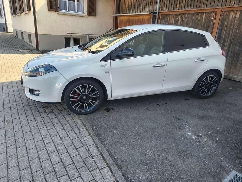Gebraucht Fiat Bravo Street 120 PS (88 kW) 2014 Weiß Kleinwagen