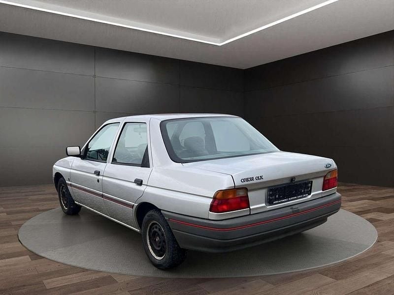 Gebraucht Ford Orion Ghia 71 PS (52 kW) 1991 Grau Limousine