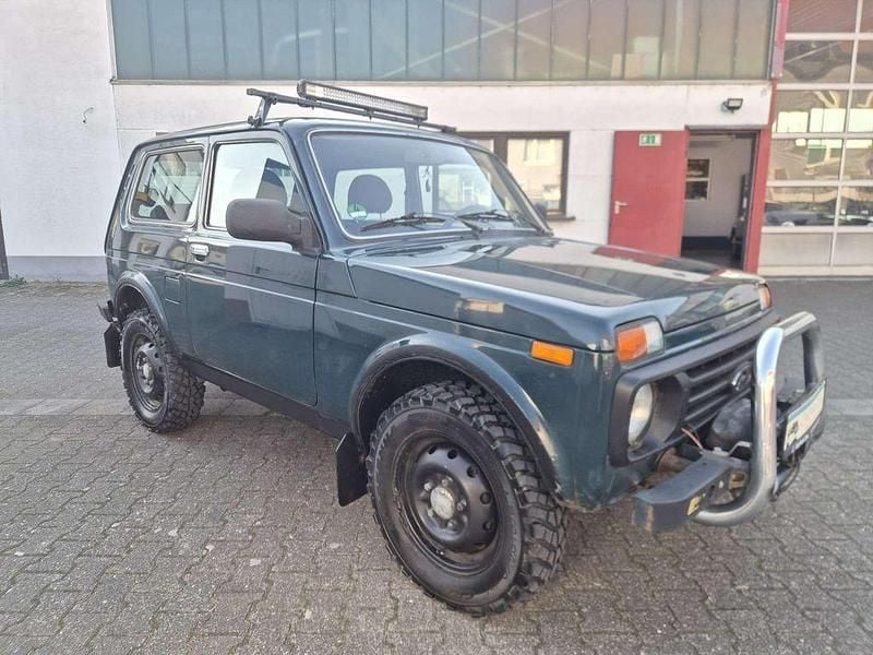 Gebraucht Lada niva 82 PS (60 kW) 2012 Grün SUV