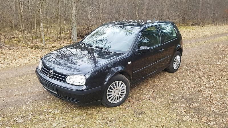 Gebraucht VW Golf IV 105 PS (77 kW) 2002 Schwarz Kleinwagen