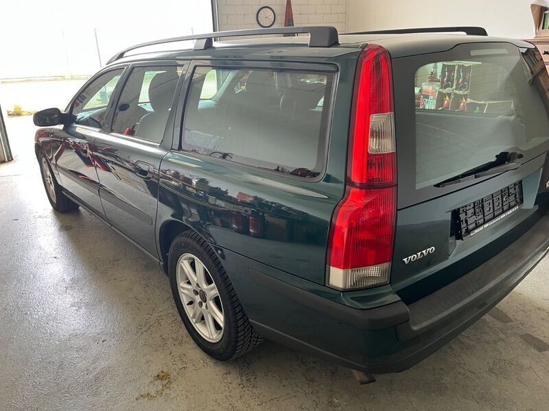 Gebraucht Volvo V70 200 PS (147 kW) 2001 Grün Kombi