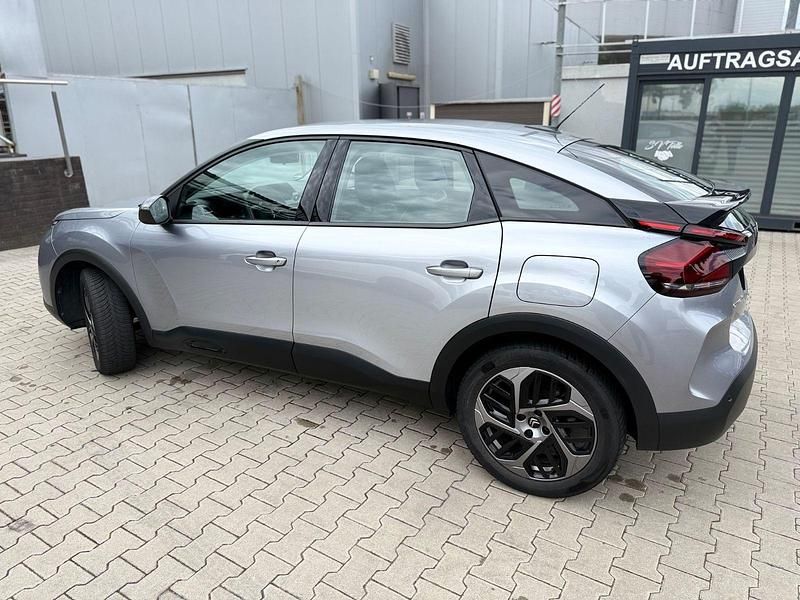 Gebraucht Citroën C4 Feel 131 PS (96 kW) 2022 Silber Limousine