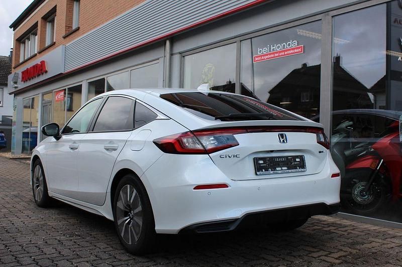 Neu Honda Civic Elegance 184 PS (135 kW) 2025 Weiß Limousine