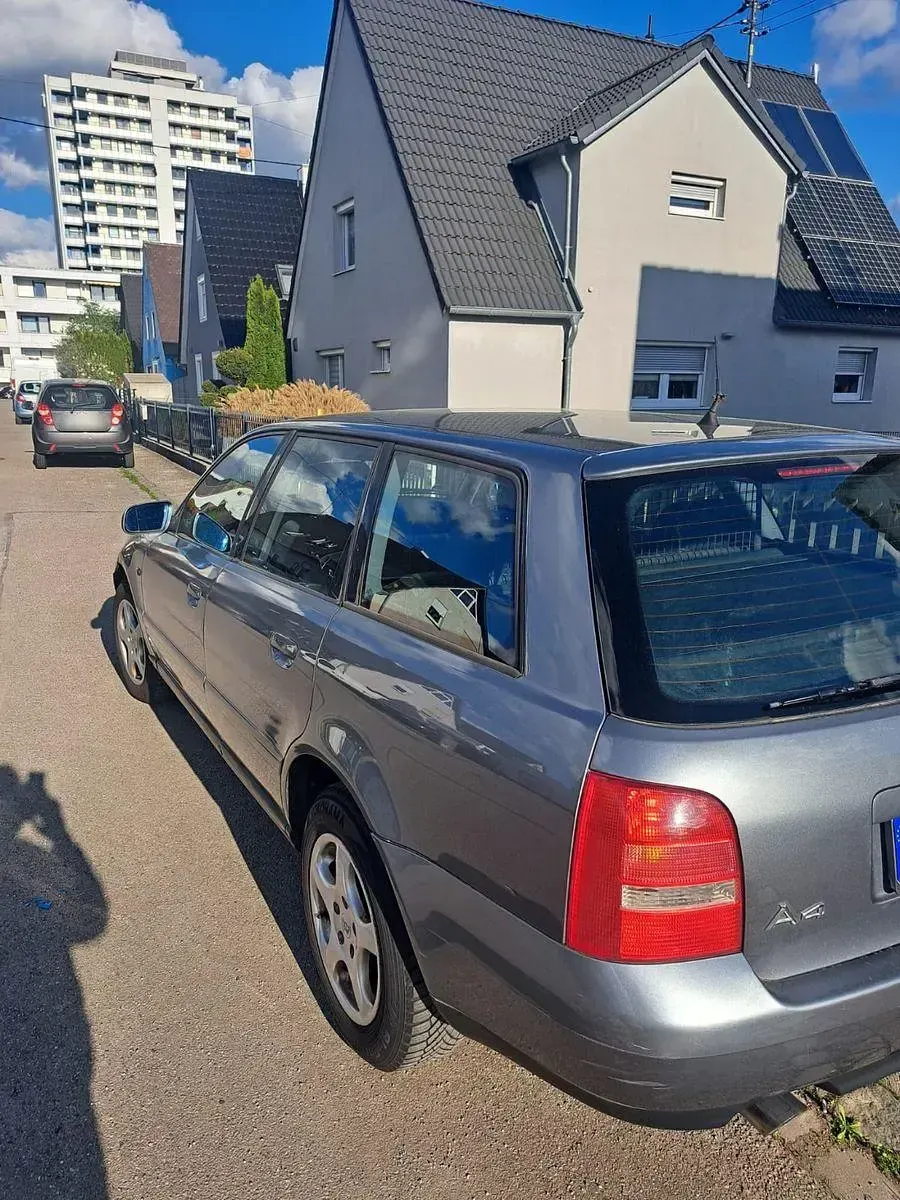 Gebraucht Audi A4 102 PS (75 kW) 2001 Silber Kombi