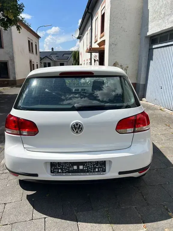 Gebraucht VW Golf VII Comfortline 80 PS (58 kW) 2012 Weiß Limousine