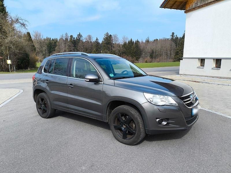 Gebraucht VW Tiguan 170 PS (125 kW) 2011 Grau SUV