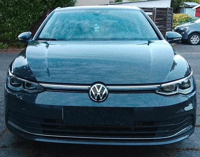 Schwarz Gebraucht 2024 VW Golf VIII Life Kleinwagen | 23.500 € (Superpreis) - Bild 1/4
