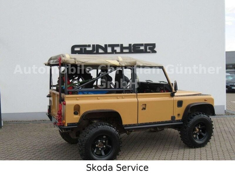 Gebraucht Land Rover Defender 122 PS (89 kW) 2000 Beige SUV