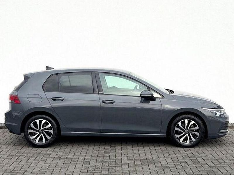 Gebraucht VW Golf VIII 150 PS (110 kW) 2023 Delfingrau Limousine