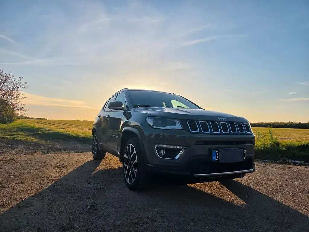 Gebraucht Jeep Compass Limited 150 PS (110 kW) 2021 Andere farben SUV