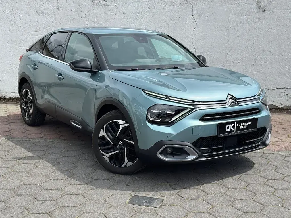 Używany Citroën C4 Shine 131 KM (96 kW) 2023 Niebieski SUV