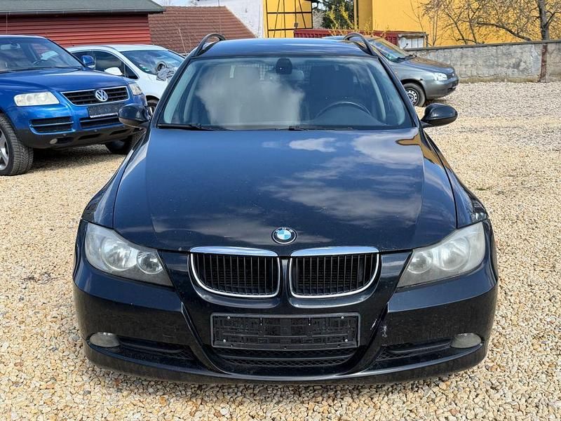 Gebraucht BMW 320 163 PS (119 kW) 2007 Schwarz Kombi