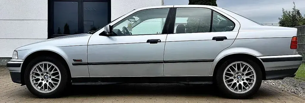 Gebraucht BMW 320 150 PS (110 kW) 1995 Silber Limousine