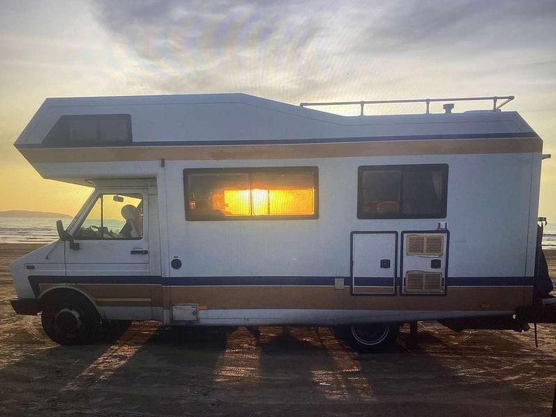 Weiß Gebraucht 1987 Iveco Daily | 11.000 € - Bild 1/4