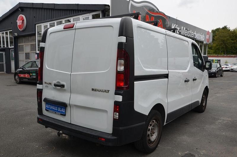 Gebraucht Renault Trafic 90 PS (66 kW) 2015 Weiß Van / Kleinbus