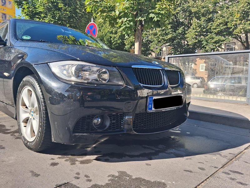 Schwarz Gebraucht 2007 BMW 318 Limousine | 2.500 € (Superpreis) - Bild 1/4
