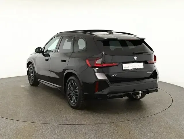 Gebraucht BMW X1 M Sport 218 PS (160 kW) 2023 Saphirschwarzmet. SUV