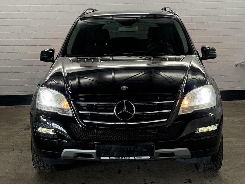 Gebraucht Mercedes ML300 204 PS (150 kW) 2010 Schwarz  unilack SUV