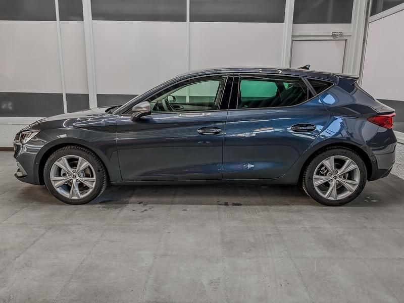 Ny Seat Leon FR 2025 Grå Sedan