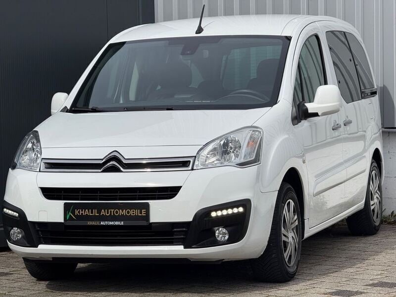 Weiß Gebraucht 2015 Citroën Berlingo SELECTION Van / Kleinbus | 9.480 € (Fairer Preis) - Bild 1/4