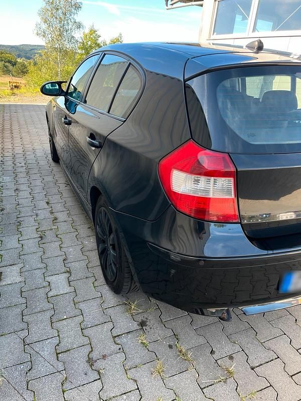 Gebraucht BMW 120 177 PS (130 kW) 2005 Schwarz Kleinwagen