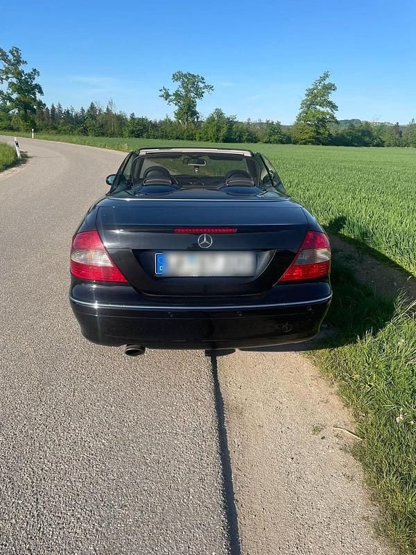 Schwarz Gebraucht 2005 Mercedes CLK200 Cabrio | 6.300 € (Fairer Preis) - Bild 1/4