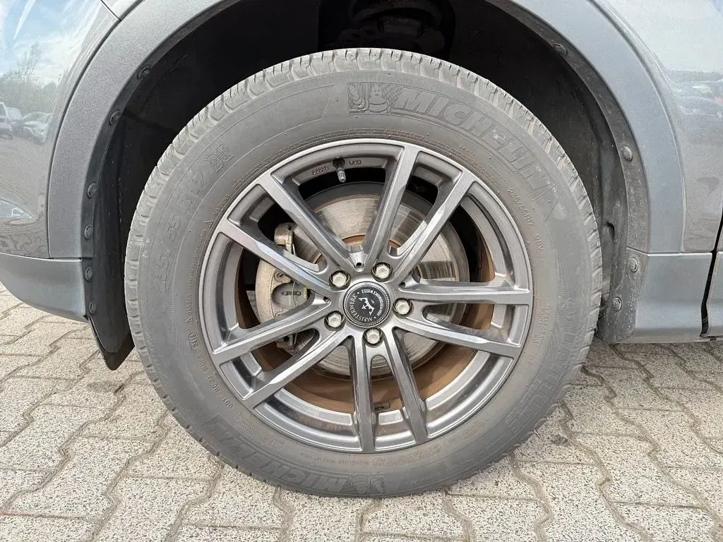 Gebraucht Ford Kuga Trend 150 PS (110 kW) 2018 Grau SUV