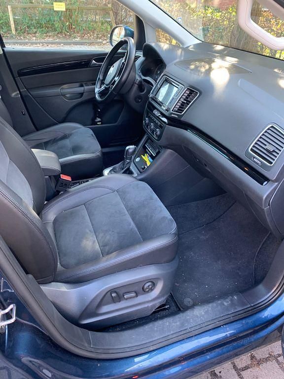 Gebraucht VW Sharan Comfortline 184 PS (135 kW) 2016 Blau Van / Kleinbus