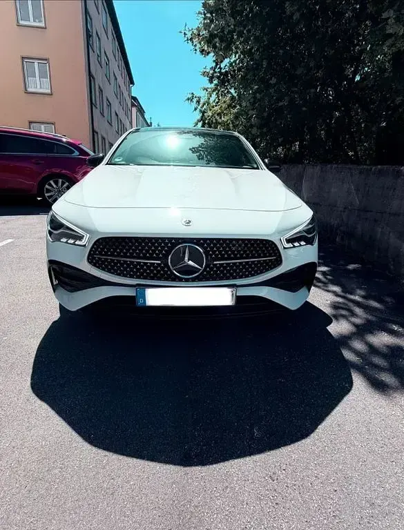 Gebraucht Mercedes CLA250e Premium 218 PS (160 kW) 2023 Weiß Coupé